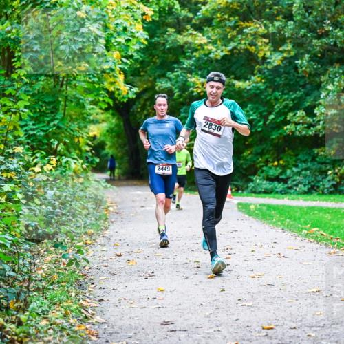 12.10.2025 - Bramfelder Halbmarathon 2025 Dr. Thomas Lammeyer http://msf.ph/oto/9345370 12.10.2025 10:15:19 Laufen 2449, 2830 meine-sportfotos.de