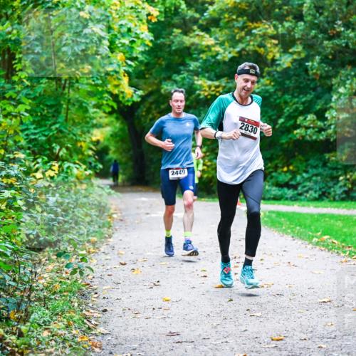 12.10.2025 - Bramfelder Halbmarathon 2025 Dr. Thomas Lammeyer http://msf.ph/oto/9345372 12.10.2025 10:15:19 Laufen 2449, 2830 meine-sportfotos.de