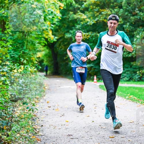 12.10.2025 - Bramfelder Halbmarathon 2025 Dr. Thomas Lammeyer http://msf.ph/oto/9345373 12.10.2025 10:15:19 Laufen 2449, 2830 meine-sportfotos.de
