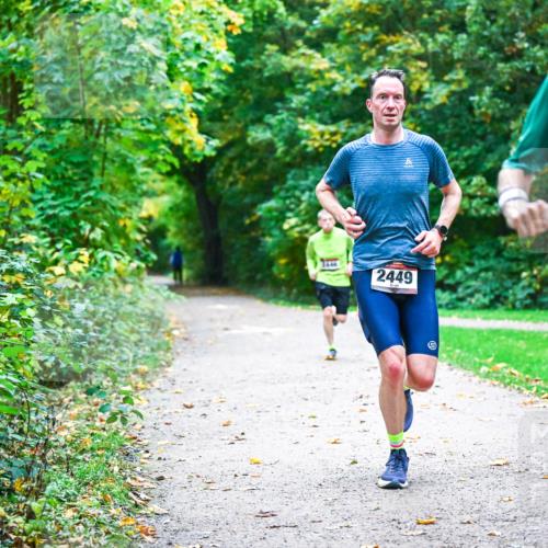 12.10.2025 - Bramfelder Halbmarathon 2025 Dr. Thomas Lammeyer http://msf.ph/oto/9345378 12.10.2025 10:15:20 Laufen 2449, 2830 meine-sportfotos.de