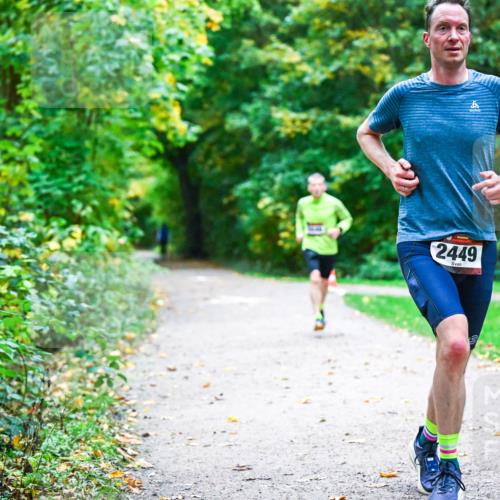 12.10.2025 - Bramfelder Halbmarathon 2025 Dr. Thomas Lammeyer http://msf.ph/oto/9345382 12.10.2025 10:15:21 Laufen 2449 meine-sportfotos.de