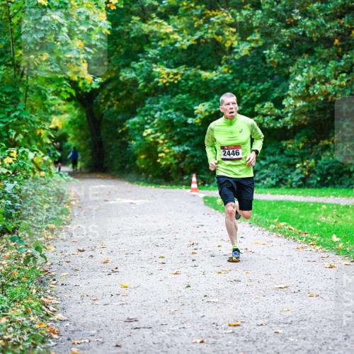 12.10.2025 - Bramfelder Halbmarathon 2025 Dr. Thomas Lammeyer http://msf.ph/oto/9345386 12.10.2025 10:15:22 Laufen 2446 meine-sportfotos.de