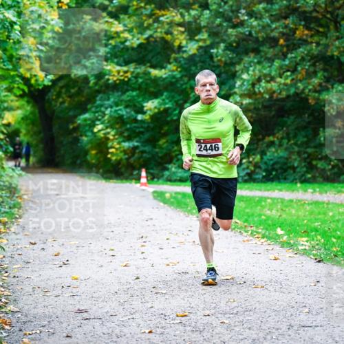 12.10.2025 - Bramfelder Halbmarathon 2025 Dr. Thomas Lammeyer http://msf.ph/oto/9345391 12.10.2025 10:15:23 Laufen 2446 meine-sportfotos.de