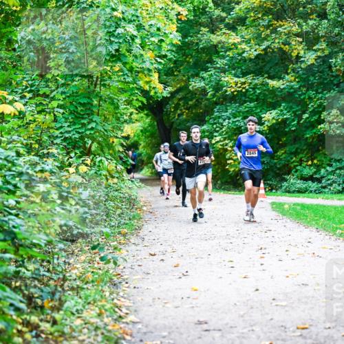 12.10.2025 - Bramfelder Halbmarathon 2025 Dr. Thomas Lammeyer http://msf.ph/oto/9345410 12.10.2025 10:15:43 Laufen 2845 meine-sportfotos.de