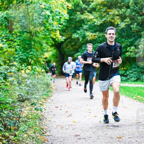 12.10.2025 - Bramfelder Halbmarathon 2025 Dr. Thomas Lammeyer http://msf.ph/oto/9345426 12.10.2025 10:15:46 Laufen 275, 2845, 41 meine-sportfotos.de