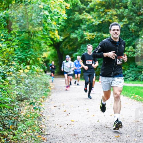 12.10.2025 - Bramfelder Halbmarathon 2025 Dr. Thomas Lammeyer http://msf.ph/oto/9345427 12.10.2025 10:15:46 Laufen 2934, 275, 2845 meine-sportfotos.de