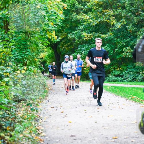 12.10.2025 - Bramfelder Halbmarathon 2025 Dr. Thomas Lammeyer http://msf.ph/oto/9345431 12.10.2025 10:15:47 Laufen 2500, 2934 meine-sportfotos.de