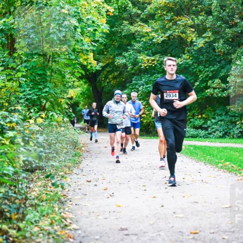 12.10.2025 - Bramfelder Halbmarathon 2025 Dr. Thomas Lammeyer http://msf.ph/oto/9345433 12.10.2025 10:15:47 Laufen 2500, 2934 meine-sportfotos.de