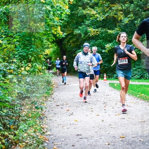 12.10.2025 - Bramfelder Halbmarathon 2025 Dr. Thomas Lammeyer http://msf.ph/oto/9345441 12.10.2025 10:15:49 Laufen 2500, 2915, 2934 meine-sportfotos.de