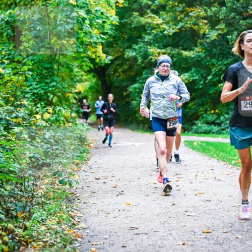 12.10.2025 - Bramfelder Halbmarathon 2025 Dr. Thomas Lammeyer http://msf.ph/oto/9345446 12.10.2025 10:15:50 Laufen 2500, 2915 meine-sportfotos.de