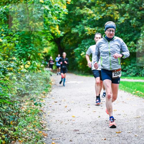 12.10.2025 - Bramfelder Halbmarathon 2025 Dr. Thomas Lammeyer http://msf.ph/oto/9345451 12.10.2025 10:15:50 Laufen 60, 2500, 2 meine-sportfotos.de