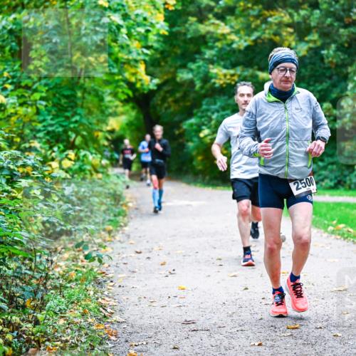 12.10.2025 - Bramfelder Halbmarathon 2025 Dr. Thomas Lammeyer http://msf.ph/oto/9345452 12.10.2025 10:15:50 Laufen 2500 meine-sportfotos.de