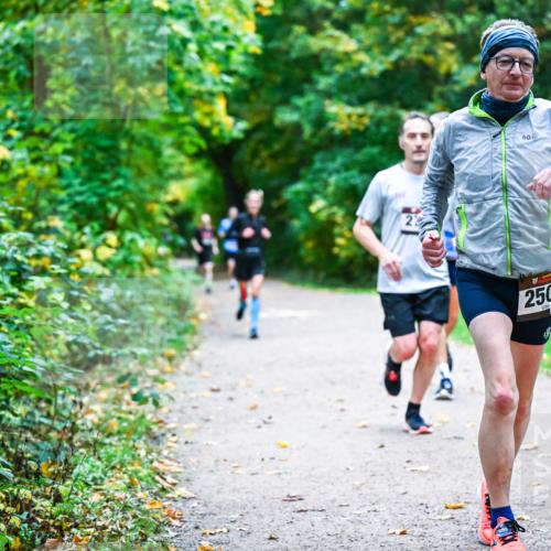 12.10.2025 - Bramfelder Halbmarathon 2025 Dr. Thomas Lammeyer http://msf.ph/oto/9345455 12.10.2025 10:15:51 Laufen 2500 meine-sportfotos.de