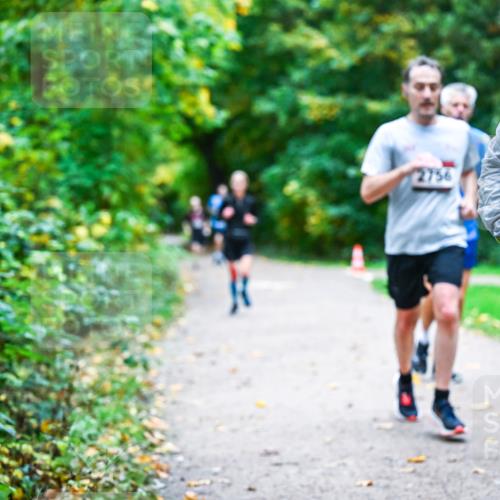 12.10.2025 - Bramfelder Halbmarathon 2025 Dr. Thomas Lammeyer http://msf.ph/oto/9345458 12.10.2025 10:15:51 Laufen 2756 meine-sportfotos.de