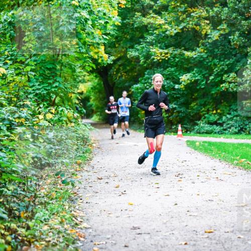 12.10.2025 - Bramfelder Halbmarathon 2025 Dr. Thomas Lammeyer http://msf.ph/oto/9345466 12.10.2025 10:15:53 Laufen  meine-sportfotos.de