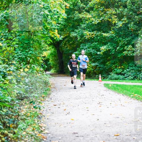 12.10.2025 - Bramfelder Halbmarathon 2025 Dr. Thomas Lammeyer http://msf.ph/oto/9345474 12.10.2025 10:15:55 Laufen 2656, 2465 meine-sportfotos.de
