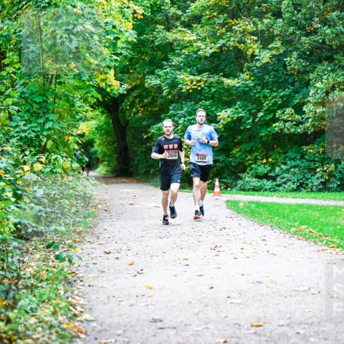 12.10.2025 - Bramfelder Halbmarathon 2025 Dr. Thomas Lammeyer http://msf.ph/oto/9345480 12.10.2025 10:15:57 Laufen 2656, 2465 meine-sportfotos.de
