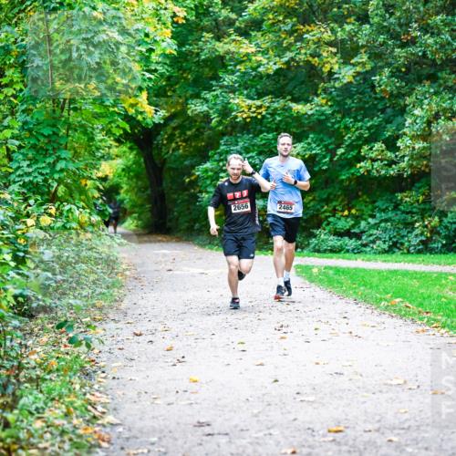 12.10.2025 - Bramfelder Halbmarathon 2025 Dr. Thomas Lammeyer http://msf.ph/oto/9345485 12.10.2025 10:15:57 Laufen 2656, 2465 meine-sportfotos.de