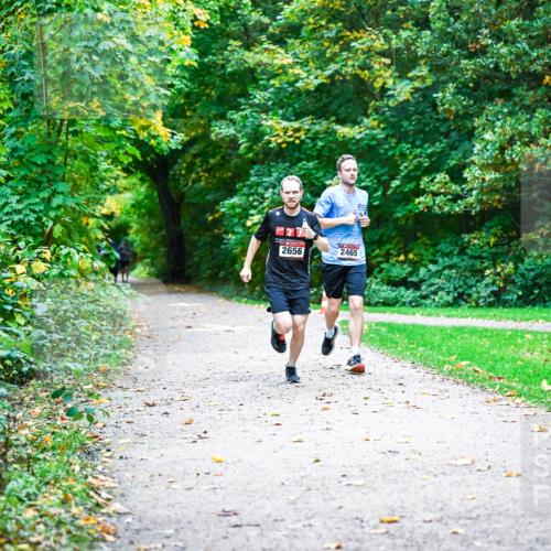 12.10.2025 - Bramfelder Halbmarathon 2025 Dr. Thomas Lammeyer http://msf.ph/oto/9345488 12.10.2025 10:15:58 Laufen 2656, 2465 meine-sportfotos.de