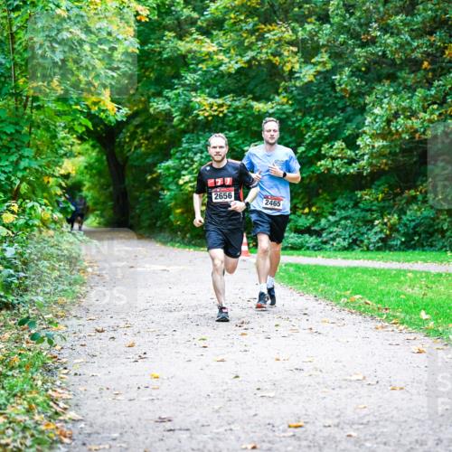 12.10.2025 - Bramfelder Halbmarathon 2025 Dr. Thomas Lammeyer http://msf.ph/oto/9345490 12.10.2025 10:15:58 Laufen 2656, 2465 meine-sportfotos.de
