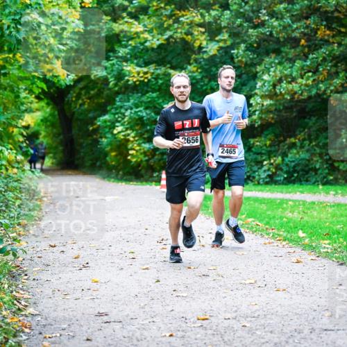 12.10.2025 - Bramfelder Halbmarathon 2025 Dr. Thomas Lammeyer http://msf.ph/oto/9345497 12.10.2025 10:15:59 Laufen 2656, 2465 meine-sportfotos.de