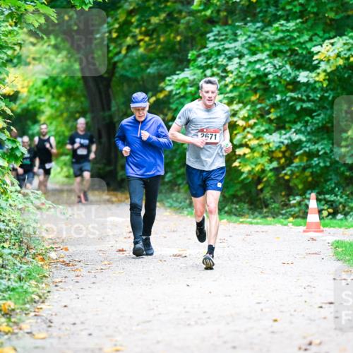 12.10.2025 - Bramfelder Halbmarathon 2025 Dr. Thomas Lammeyer http://msf.ph/oto/9345507 12.10.2025 10:16:10 Laufen 2671 meine-sportfotos.de