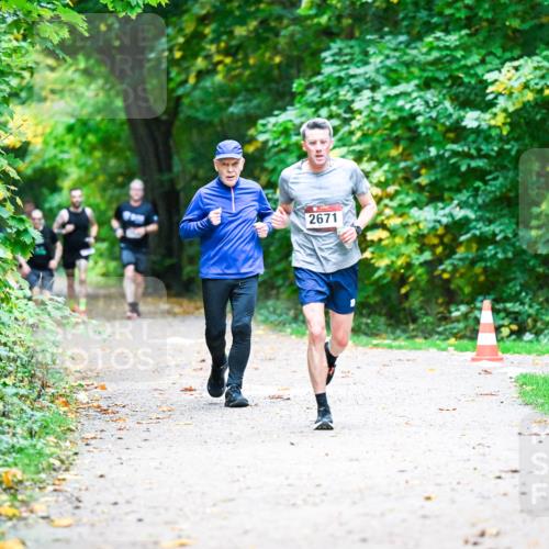 12.10.2025 - Bramfelder Halbmarathon 2025 Dr. Thomas Lammeyer http://msf.ph/oto/9345510 12.10.2025 10:16:11 Laufen 2671 meine-sportfotos.de