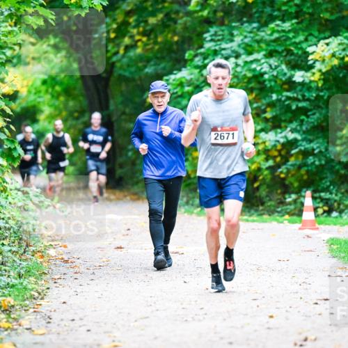 12.10.2025 - Bramfelder Halbmarathon 2025 Dr. Thomas Lammeyer http://msf.ph/oto/9345515 12.10.2025 10:16:12 Laufen 2671 meine-sportfotos.de
