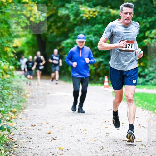 12.10.2025 - Bramfelder Halbmarathon 2025 Dr. Thomas Lammeyer http://msf.ph/oto/9345525 12.10.2025 10:16:14 Laufen 671 meine-sportfotos.de
