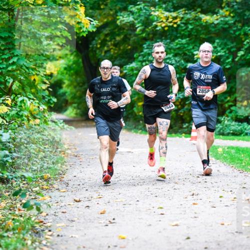 12.10.2025 - Bramfelder Halbmarathon 2025 Dr. Thomas Lammeyer http://msf.ph/oto/9345543 12.10.2025 10:16:21 Laufen 2823, 2858 meine-sportfotos.de