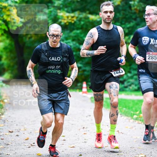 12.10.2025 - Bramfelder Halbmarathon 2025 Dr. Thomas Lammeyer http://msf.ph/oto/9345550 12.10.2025 10:16:23 Laufen 32, 2023, 2858 meine-sportfotos.de