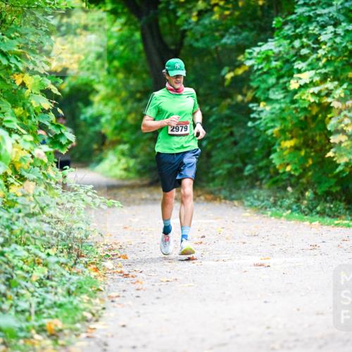 12.10.2025 - Bramfelder Halbmarathon 2025 Dr. Thomas Lammeyer http://msf.ph/oto/9345565 12.10.2025 10:16:32 Laufen 2979 meine-sportfotos.de