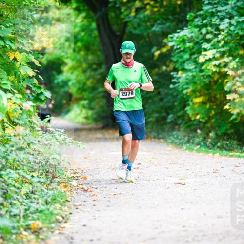 12.10.2025 - Bramfelder Halbmarathon 2025 Dr. Thomas Lammeyer http://msf.ph/oto/9345567 12.10.2025 10:16:32 Laufen 2979 meine-sportfotos.de