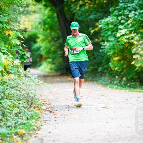 12.10.2025 - Bramfelder Halbmarathon 2025 Dr. Thomas Lammeyer http://msf.ph/oto/9345568 12.10.2025 10:16:32 Laufen 2979 meine-sportfotos.de