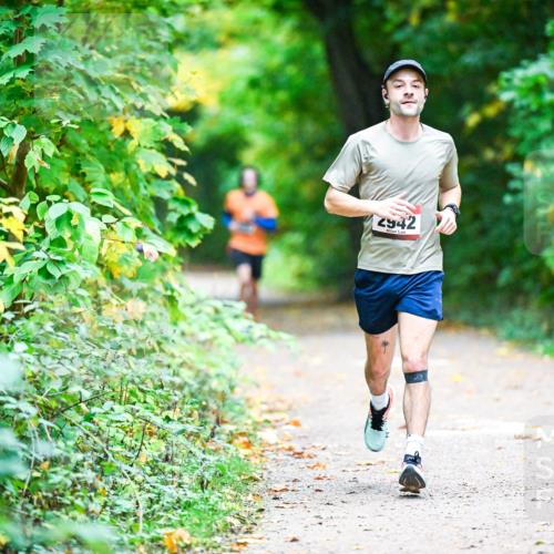 12.10.2025 - Bramfelder Halbmarathon 2025 Dr. Thomas Lammeyer http://msf.ph/oto/9345606 12.10.2025 10:16:42 Laufen 2942 meine-sportfotos.de