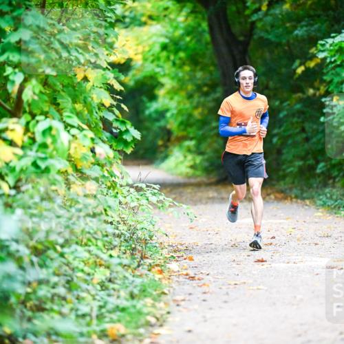 12.10.2025 - Bramfelder Halbmarathon 2025 Dr. Thomas Lammeyer http://msf.ph/oto/9345621 12.10.2025 10:16:48 Laufen  meine-sportfotos.de