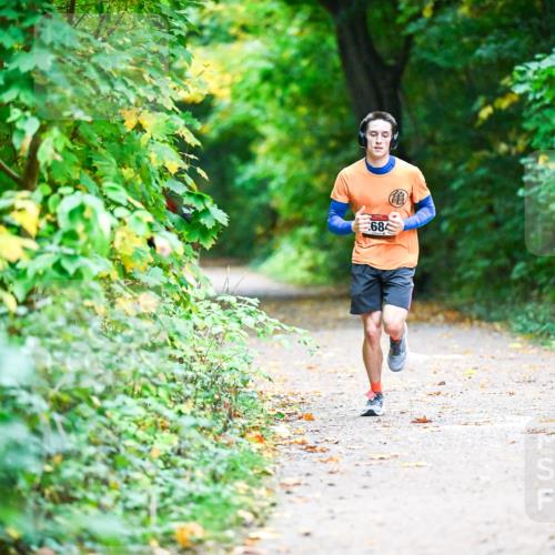 12.10.2025 - Bramfelder Halbmarathon 2025 Dr. Thomas Lammeyer http://msf.ph/oto/9345625 12.10.2025 10:16:48 Laufen 684 meine-sportfotos.de