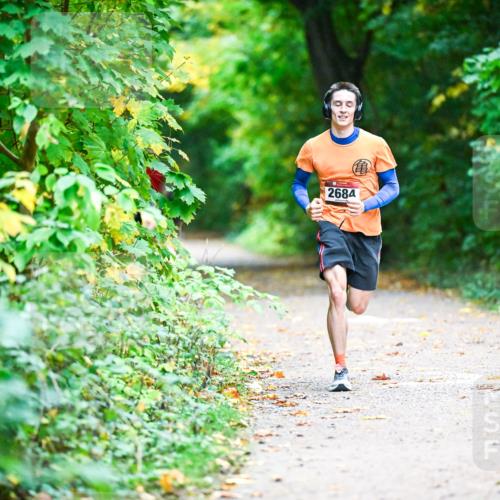 12.10.2025 - Bramfelder Halbmarathon 2025 Dr. Thomas Lammeyer http://msf.ph/oto/9345630 12.10.2025 10:16:49 Laufen 2684 meine-sportfotos.de