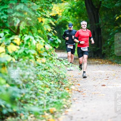 12.10.2025 - Bramfelder Halbmarathon 2025 Dr. Thomas Lammeyer http://msf.ph/oto/9345642 12.10.2025 10:16:58 Laufen 2903, 2987 meine-sportfotos.de