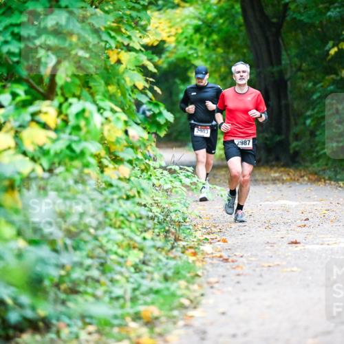 12.10.2025 - Bramfelder Halbmarathon 2025 Dr. Thomas Lammeyer http://msf.ph/oto/9345643 12.10.2025 10:16:58 Laufen 2903, 2987 meine-sportfotos.de