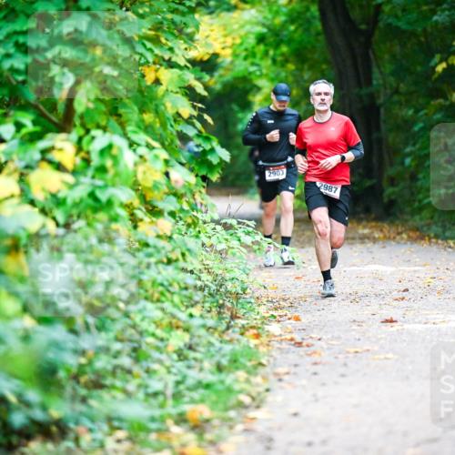 12.10.2025 - Bramfelder Halbmarathon 2025 Dr. Thomas Lammeyer http://msf.ph/oto/9345645 12.10.2025 10:16:59 Laufen 2903, 2987 meine-sportfotos.de