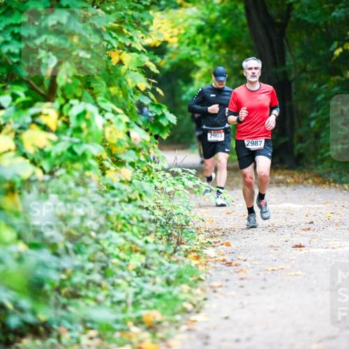 12.10.2025 - Bramfelder Halbmarathon 2025 Dr. Thomas Lammeyer http://msf.ph/oto/9345646 12.10.2025 10:16:59 Laufen 2903, 2987 meine-sportfotos.de