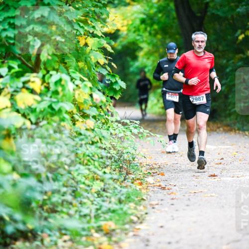 12.10.2025 - Bramfelder Halbmarathon 2025 Dr. Thomas Lammeyer http://msf.ph/oto/9345653 12.10.2025 10:17:00 Laufen 2003, 2987 meine-sportfotos.de