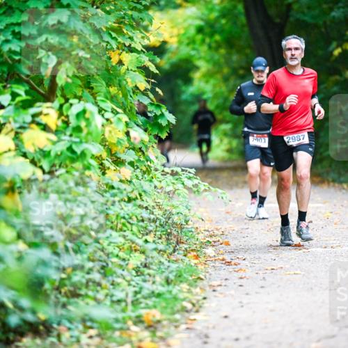 12.10.2025 - Bramfelder Halbmarathon 2025 Dr. Thomas Lammeyer http://msf.ph/oto/9345658 12.10.2025 10:17:00 Laufen 2903, 2987 meine-sportfotos.de