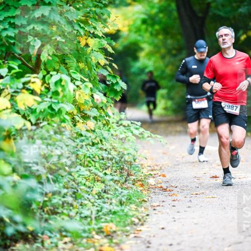 12.10.2025 - Bramfelder Halbmarathon 2025 Dr. Thomas Lammeyer http://msf.ph/oto/9345661 12.10.2025 10:17:01 Laufen 3001, 2987 meine-sportfotos.de