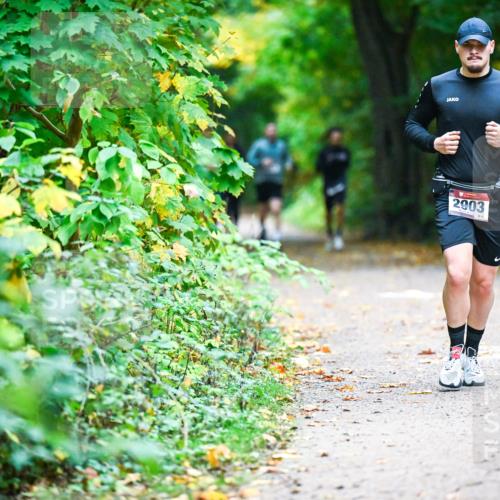 12.10.2025 - Bramfelder Halbmarathon 2025 Dr. Thomas Lammeyer http://msf.ph/oto/9345677 12.10.2025 10:17:04 Laufen 2903 meine-sportfotos.de