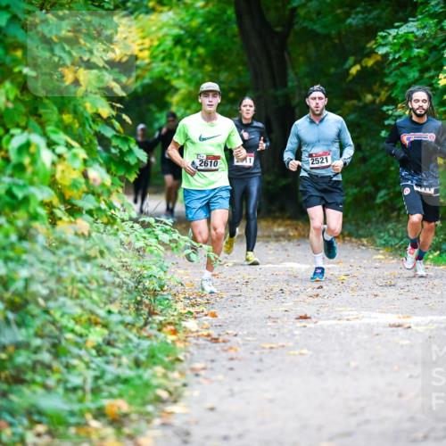 12.10.2025 - Bramfelder Halbmarathon 2025 Dr. Thomas Lammeyer http://msf.ph/oto/9345704 12.10.2025 10:17:12 Laufen 2610, 11, 2521 meine-sportfotos.de