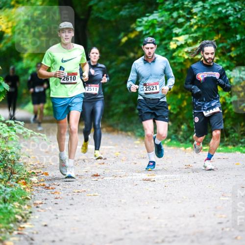 12.10.2025 - Bramfelder Halbmarathon 2025 Dr. Thomas Lammeyer http://msf.ph/oto/9345716 12.10.2025 10:17:14 Laufen 2610, 2511, 2521 meine-sportfotos.de
