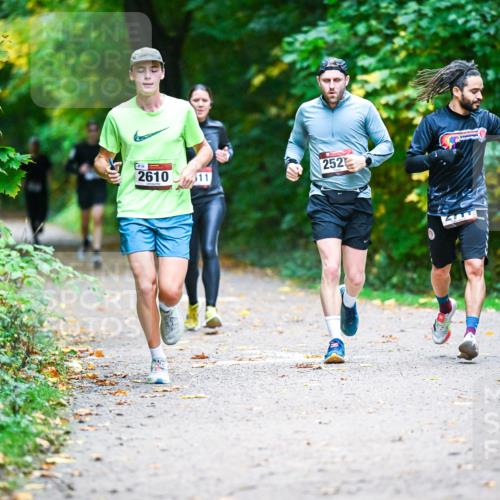 12.10.2025 - Bramfelder Halbmarathon 2025 Dr. Thomas Lammeyer http://msf.ph/oto/9345719 12.10.2025 10:17:14 Laufen 252, 2610, 11 meine-sportfotos.de