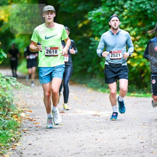 12.10.2025 - Bramfelder Halbmarathon 2025 Dr. Thomas Lammeyer http://msf.ph/oto/9345723 12.10.2025 10:17:15 Laufen 8, 38, 2610, 11, 2521 meine-sportfotos.de